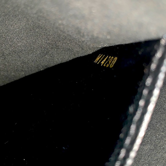 🔥SOLD🔥 Authentic Louis Vuitton Crossbody Giant Reverse Double Zip Pochette - Picture 9 of 9